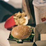 Fast Food POS Software in the UAE: Speed of Service, Combo Pricing and Order Accuracy 5 Classic fast food combo meal with burger, fries and soda